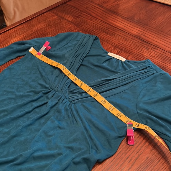 Beautiful Teal Blouse. Size M - Picture 9 of 12